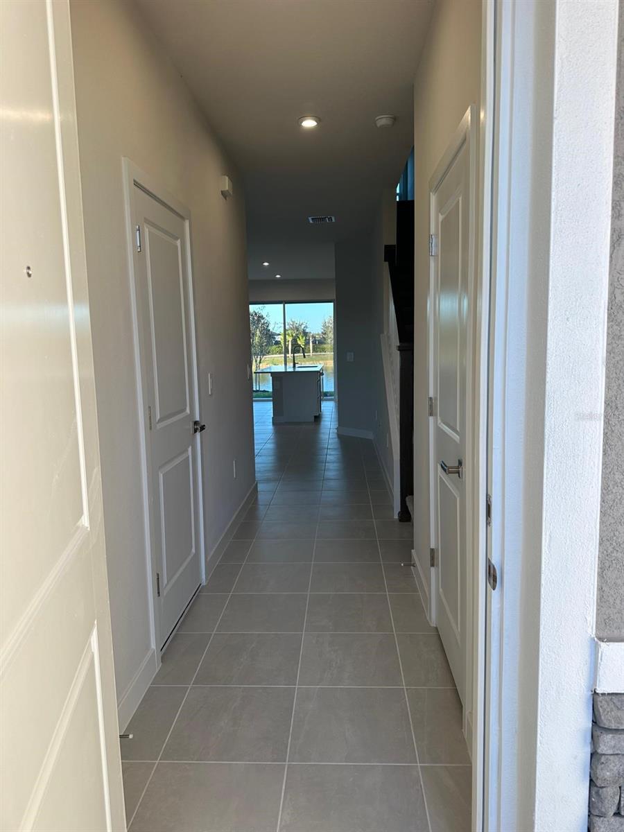 AMBER CREEK TOWNHOMES AT LAKEWOOD RANCH - Residential Lease