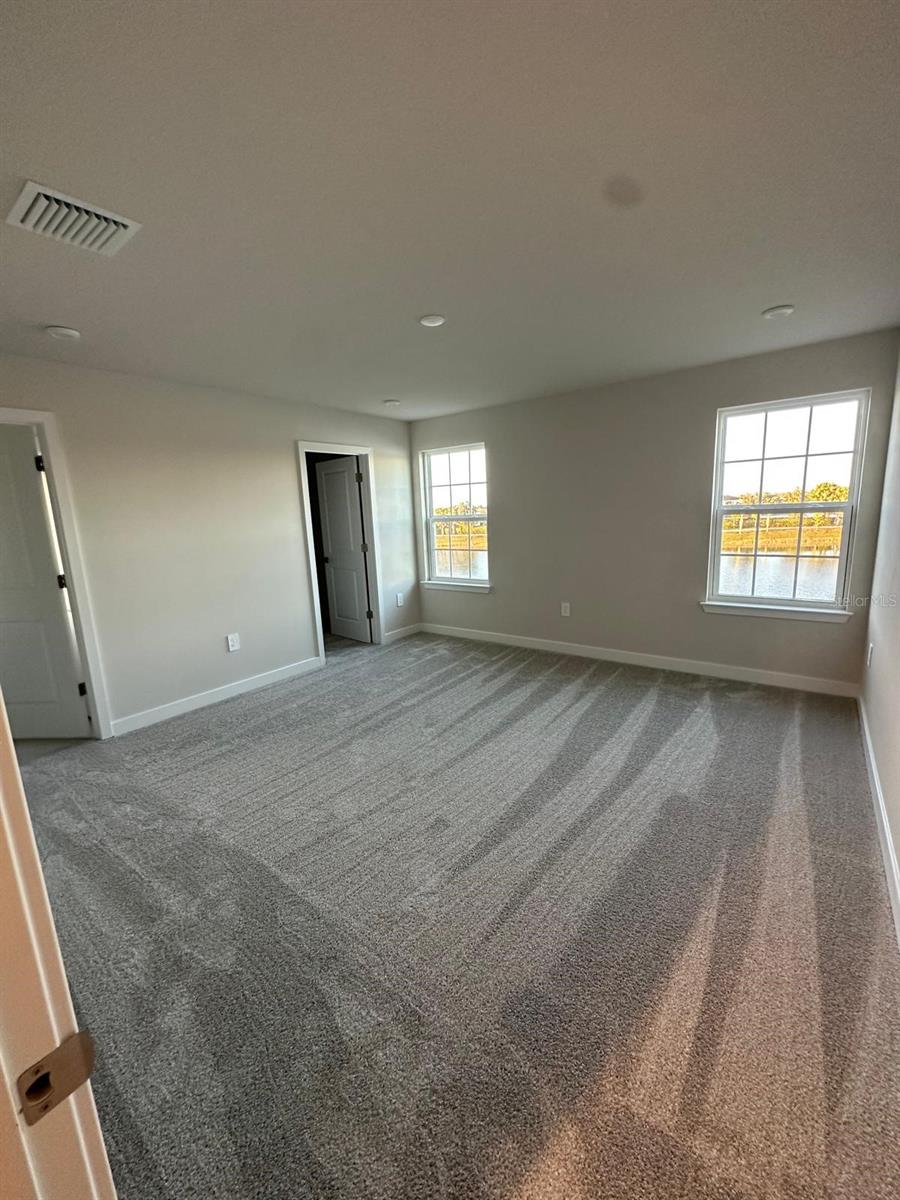 AMBER CREEK TOWNHOMES AT LAKEWOOD RANCH - Residential Lease