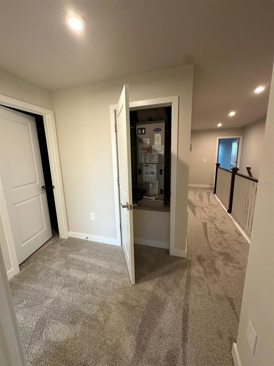 AMBER CREEK TOWNHOMES AT LAKEWOOD RANCH - Residential Lease