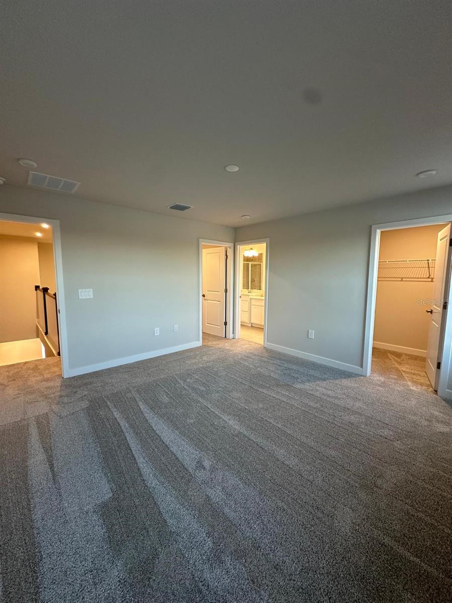 AMBER CREEK TOWNHOMES AT LAKEWOOD RANCH - Residential Lease