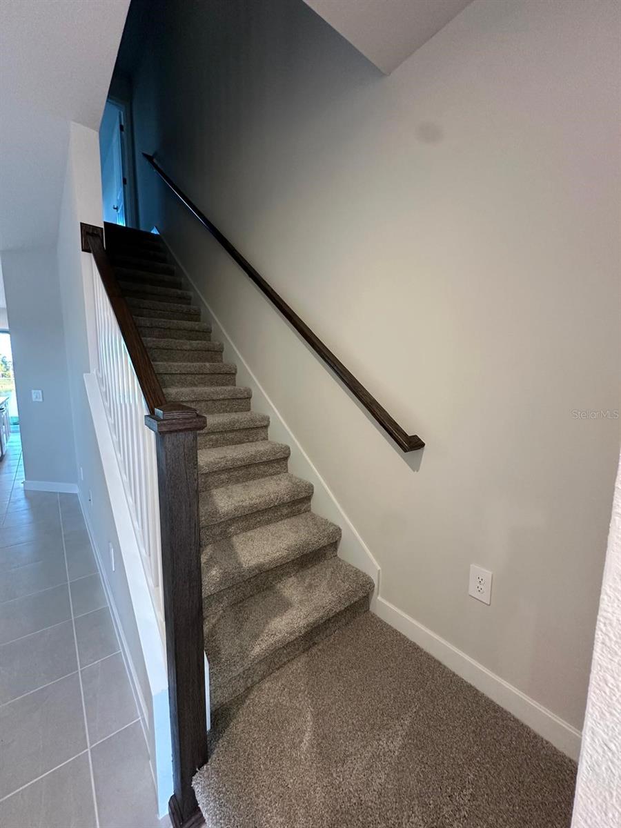 AMBER CREEK TOWNHOMES AT LAKEWOOD RANCH - Residential Lease