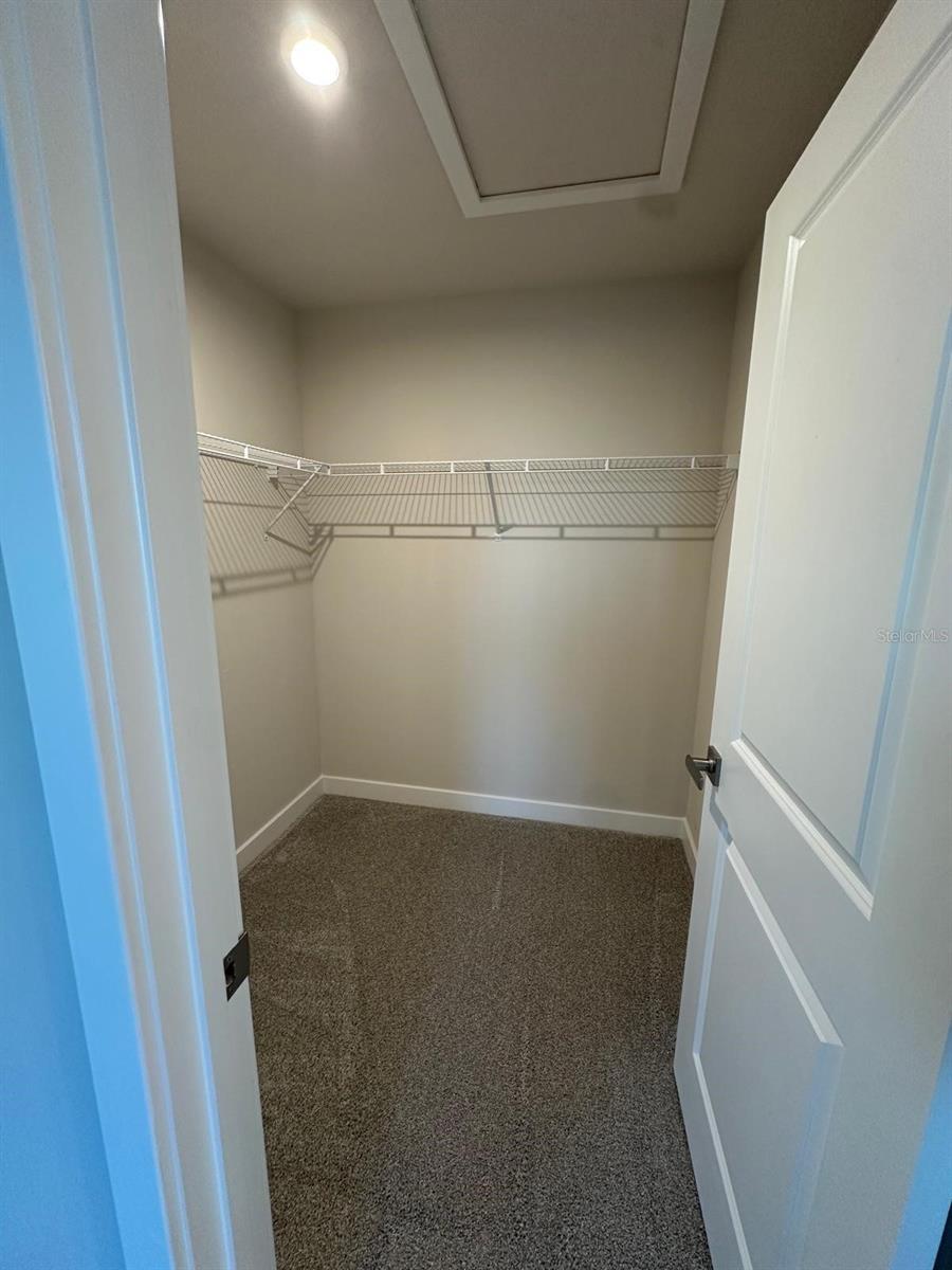 AMBER CREEK TOWNHOMES AT LAKEWOOD RANCH - Residential Lease