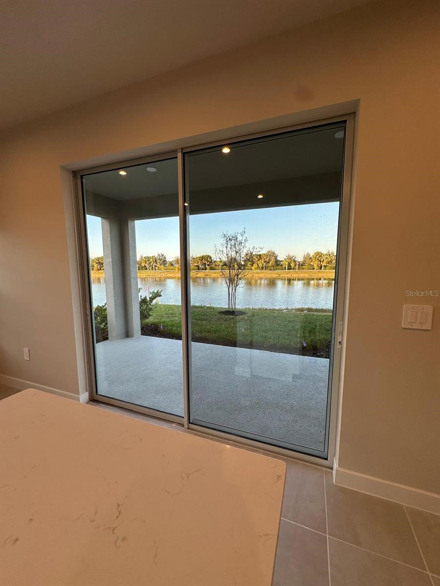 AMBER CREEK TOWNHOMES AT LAKEWOOD RANCH - Residential Lease