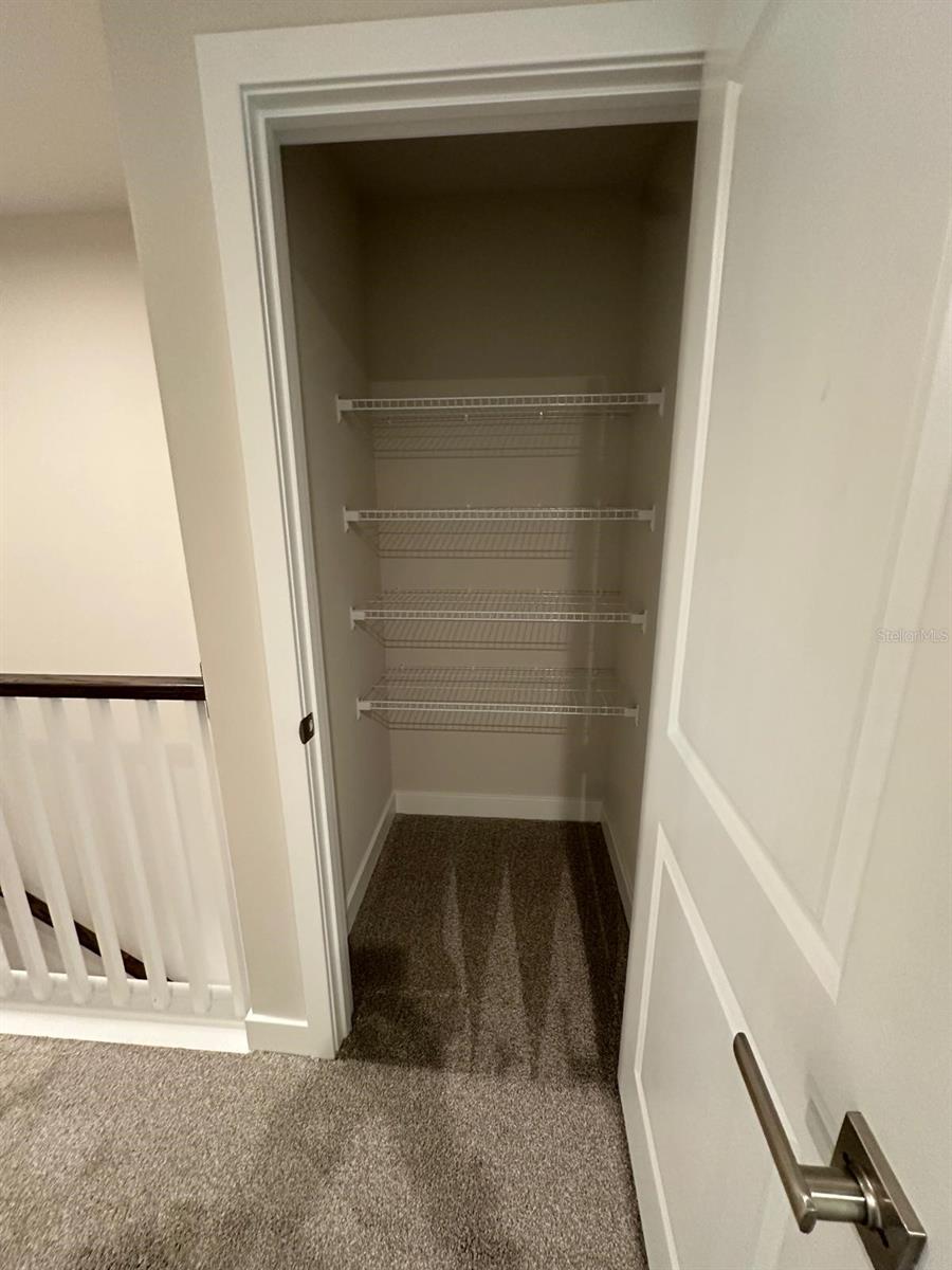 AMBER CREEK TOWNHOMES AT LAKEWOOD RANCH - Residential Lease