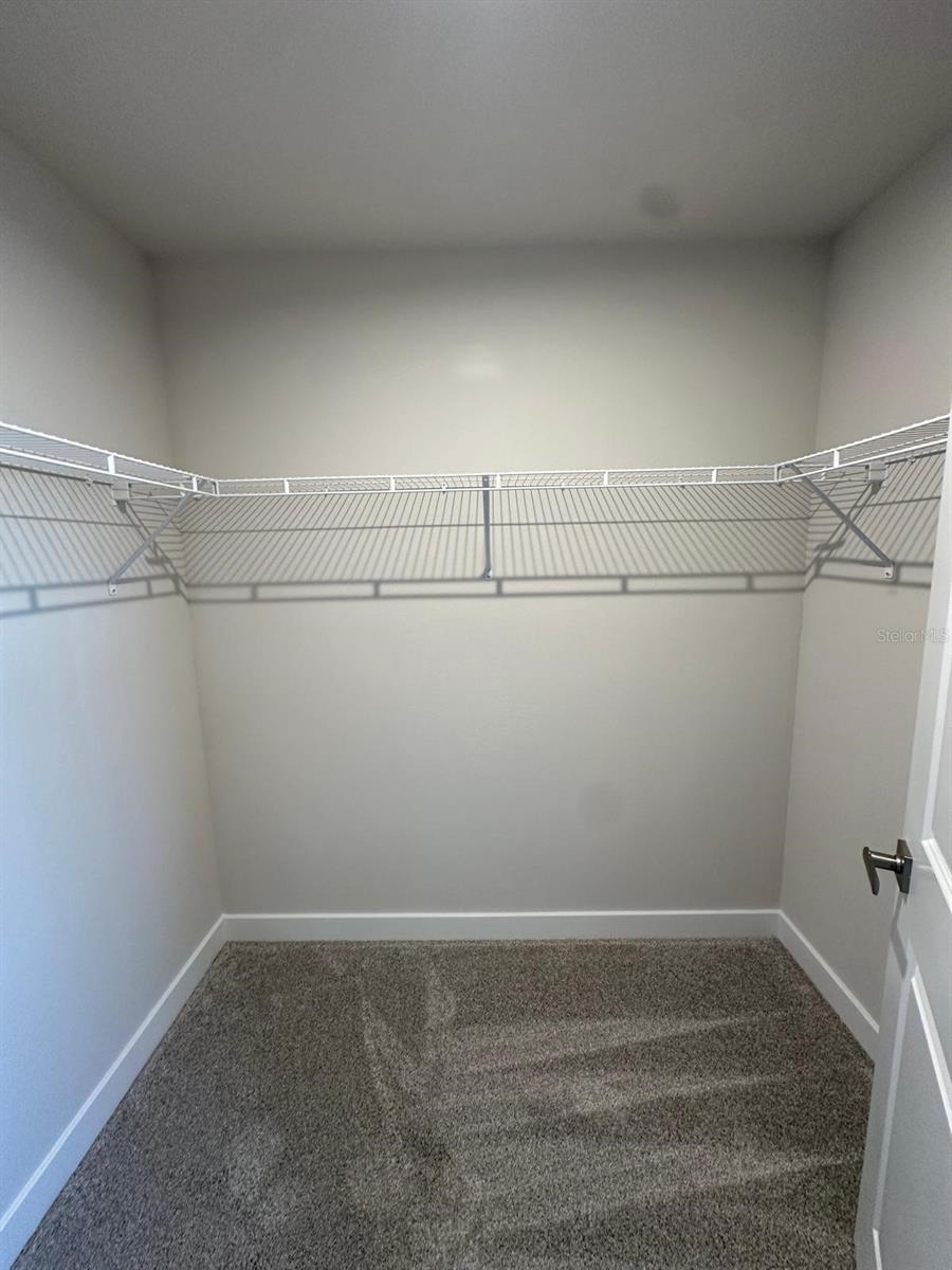 AMBER CREEK TOWNHOMES AT LAKEWOOD RANCH - Residential Lease