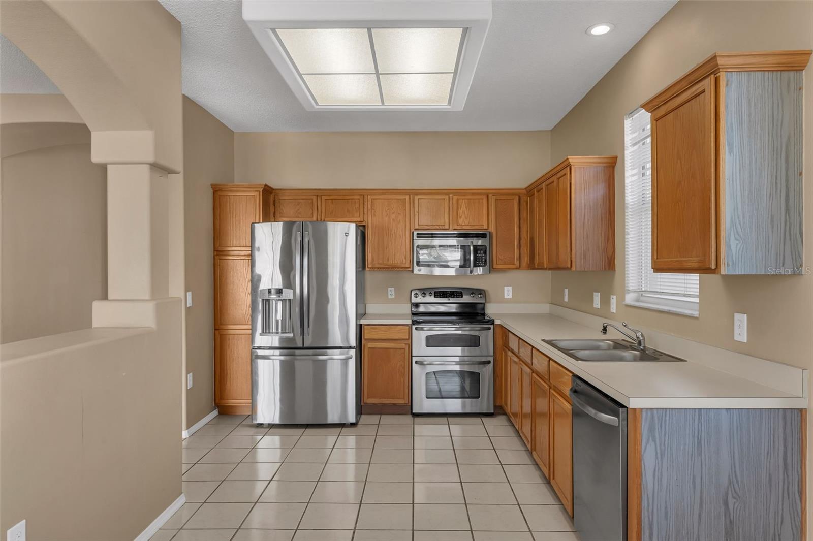 2142 BRIDGEVIEW CIRCLE