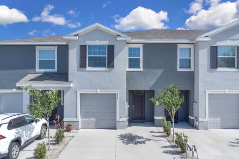 Photo of 5214 Dragonfly Drive, Wildwood, FL 34785 (MLS # O6304619) Photo of 5214 Dragonfly Drive, Wildwood, FL 34785 (MLS # O6304619)