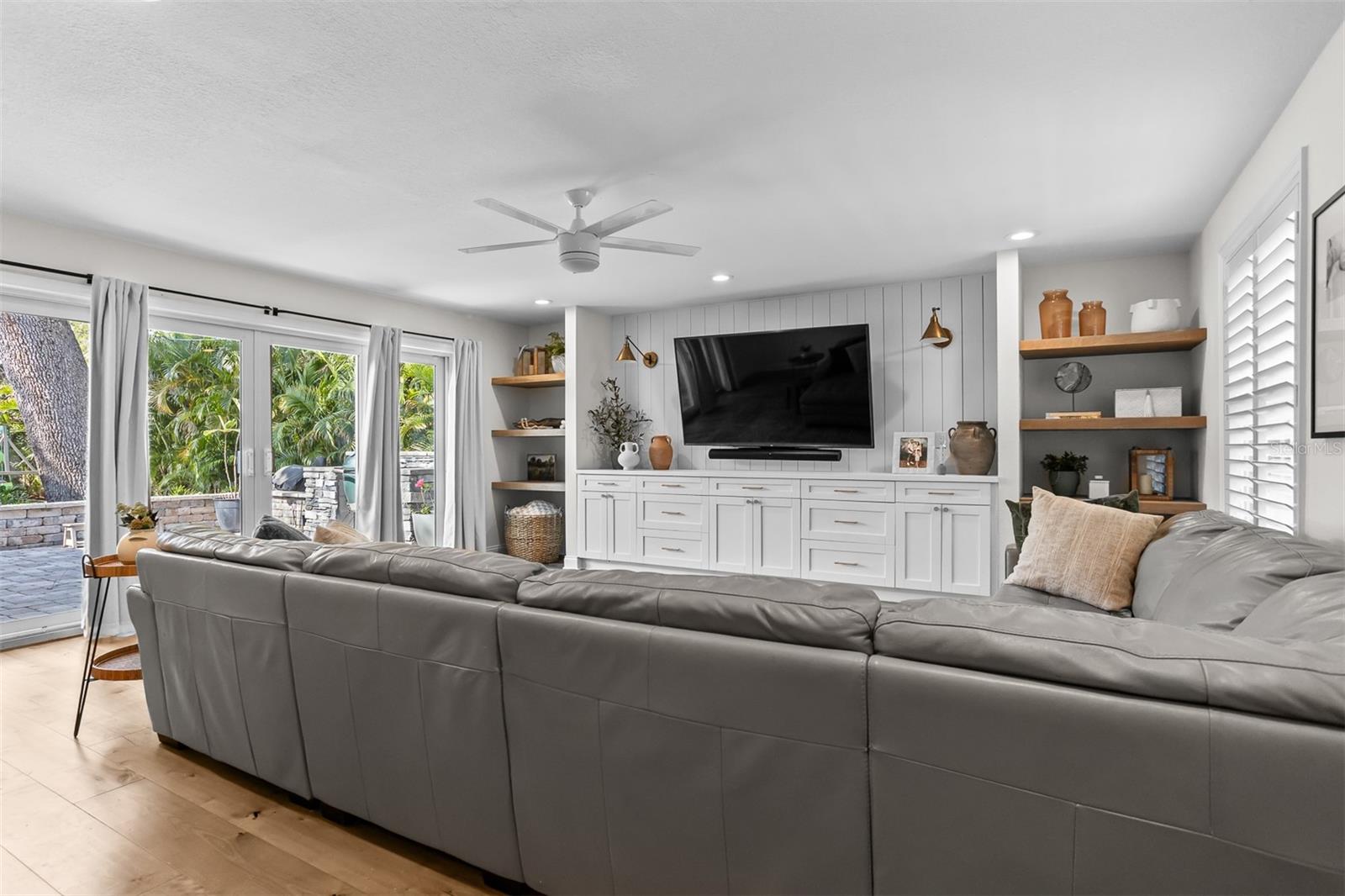 WOOD GROVE - Residential