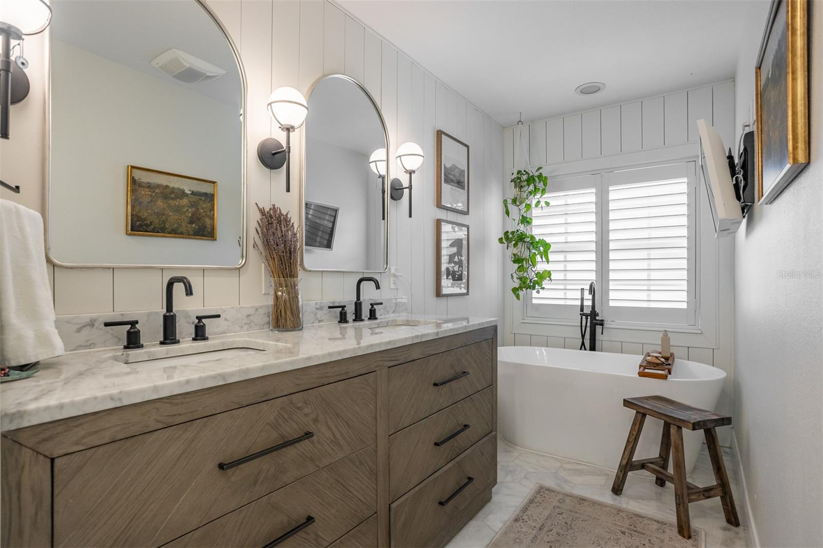 WOOD GROVE - Residential