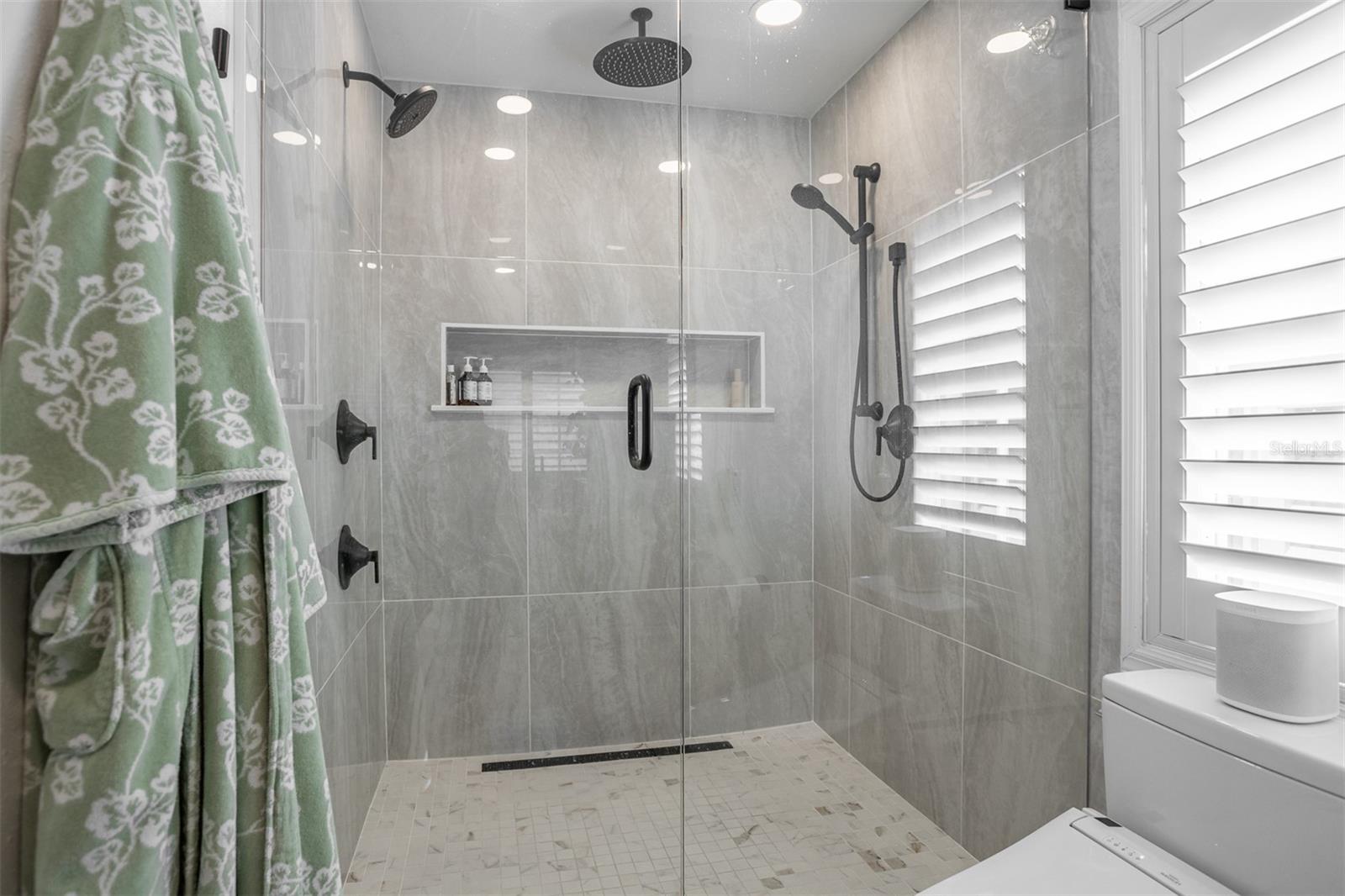 WOOD GROVE - Residential