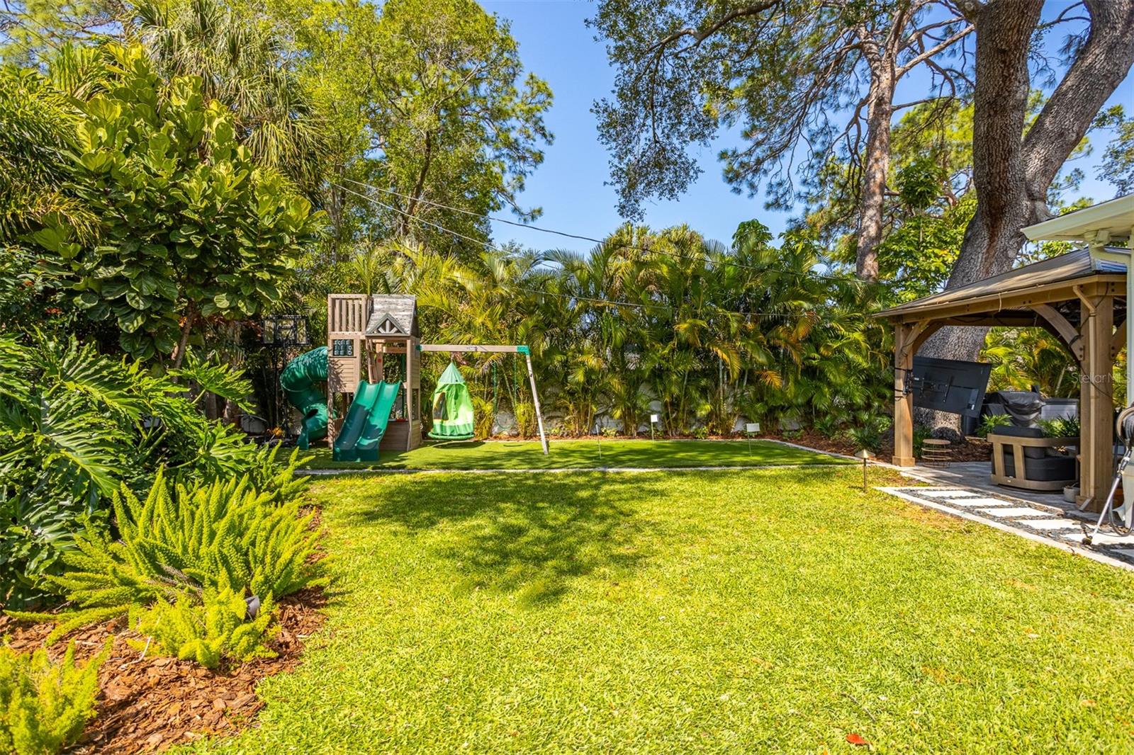 4110 W MULLEN AVENUE