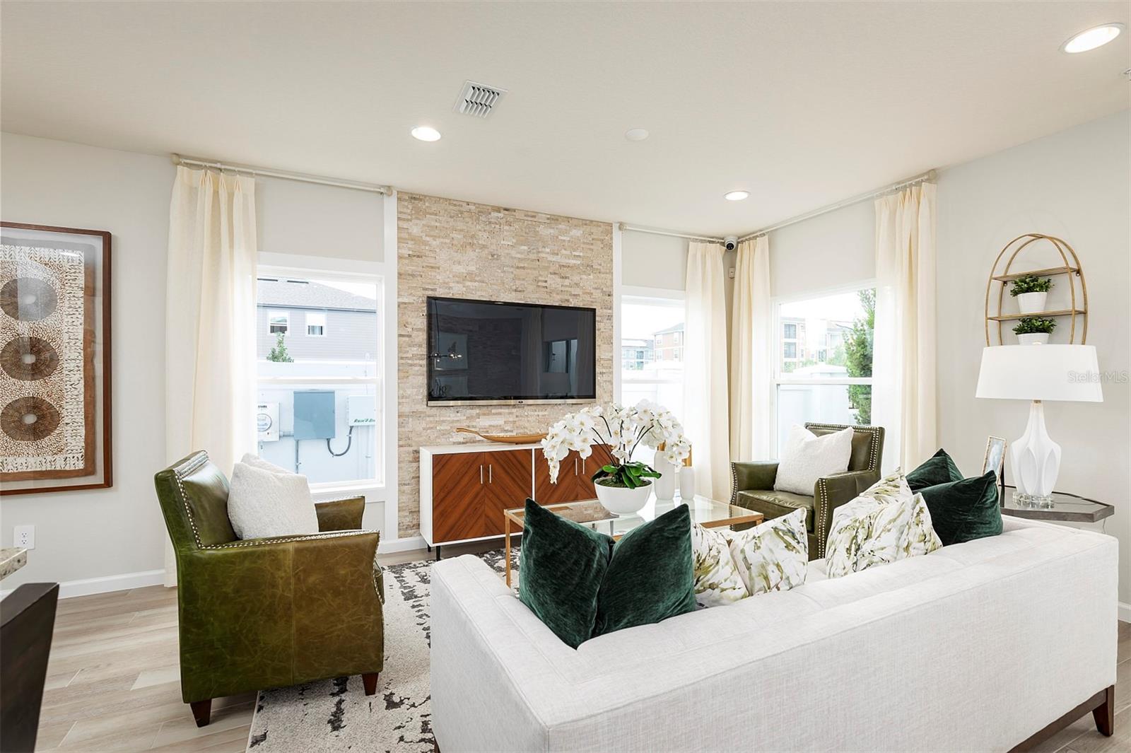 TOWNS AT LAKE MONROE COMMONS - Residential