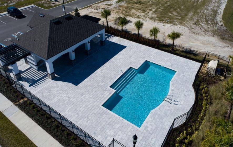 TOWNS AT LAKE MONROE COMMONS - Residential