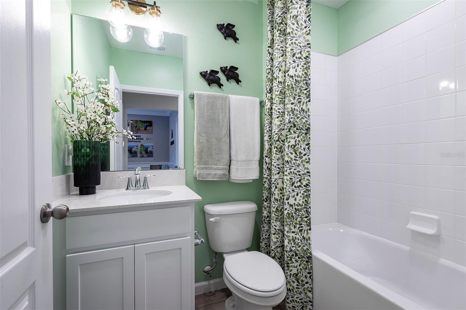 TOWNS AT LAKE MONROE COMMONS - Residential