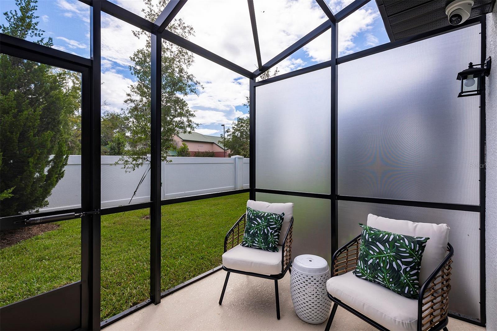 TOWNS AT LAKE MONROE COMMONS - Residential