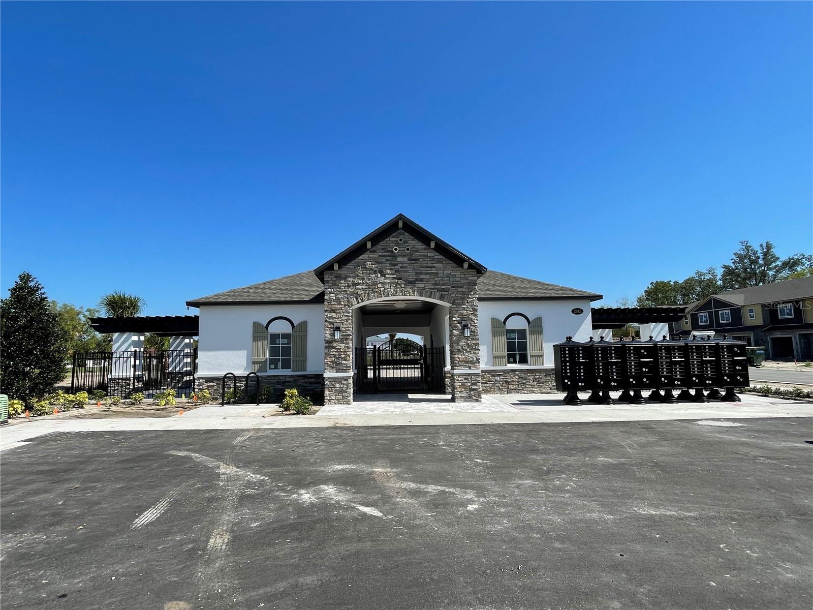 TOWNS AT LAKE MONROE COMMONS - Residential