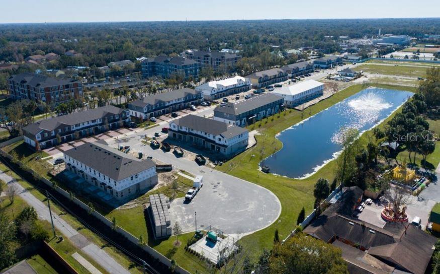 TOWNS AT LAKE MONROE COMMONS - Residential