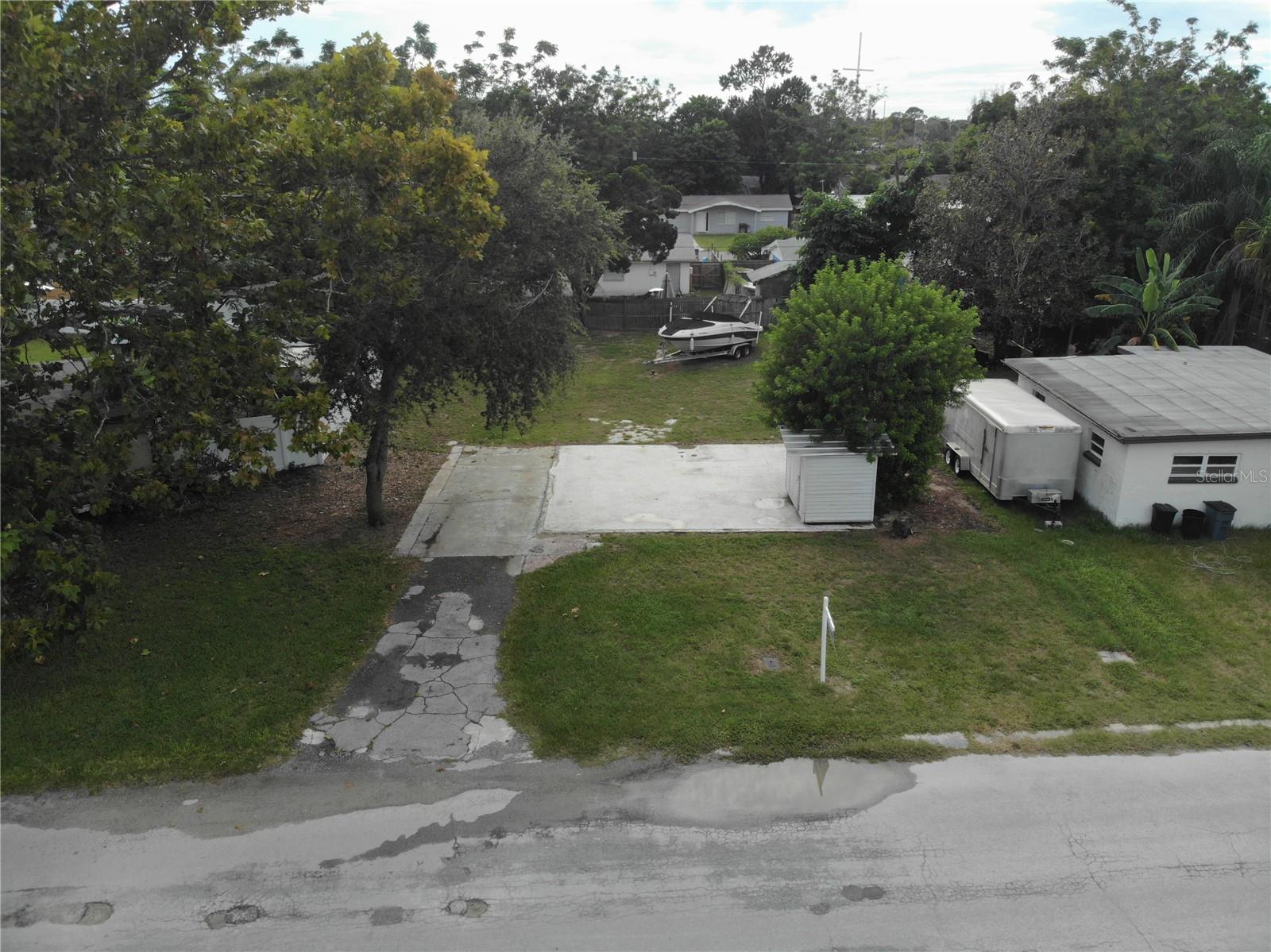 GROVE PARK - Land