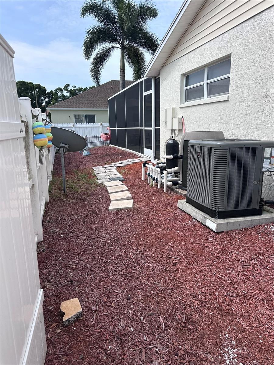 LAKE SEMINOLE VISTA SUB - Residential