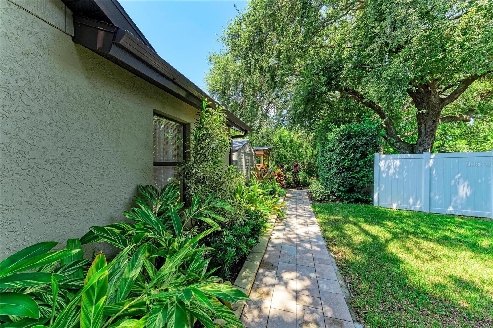 PALM WEST - Residential