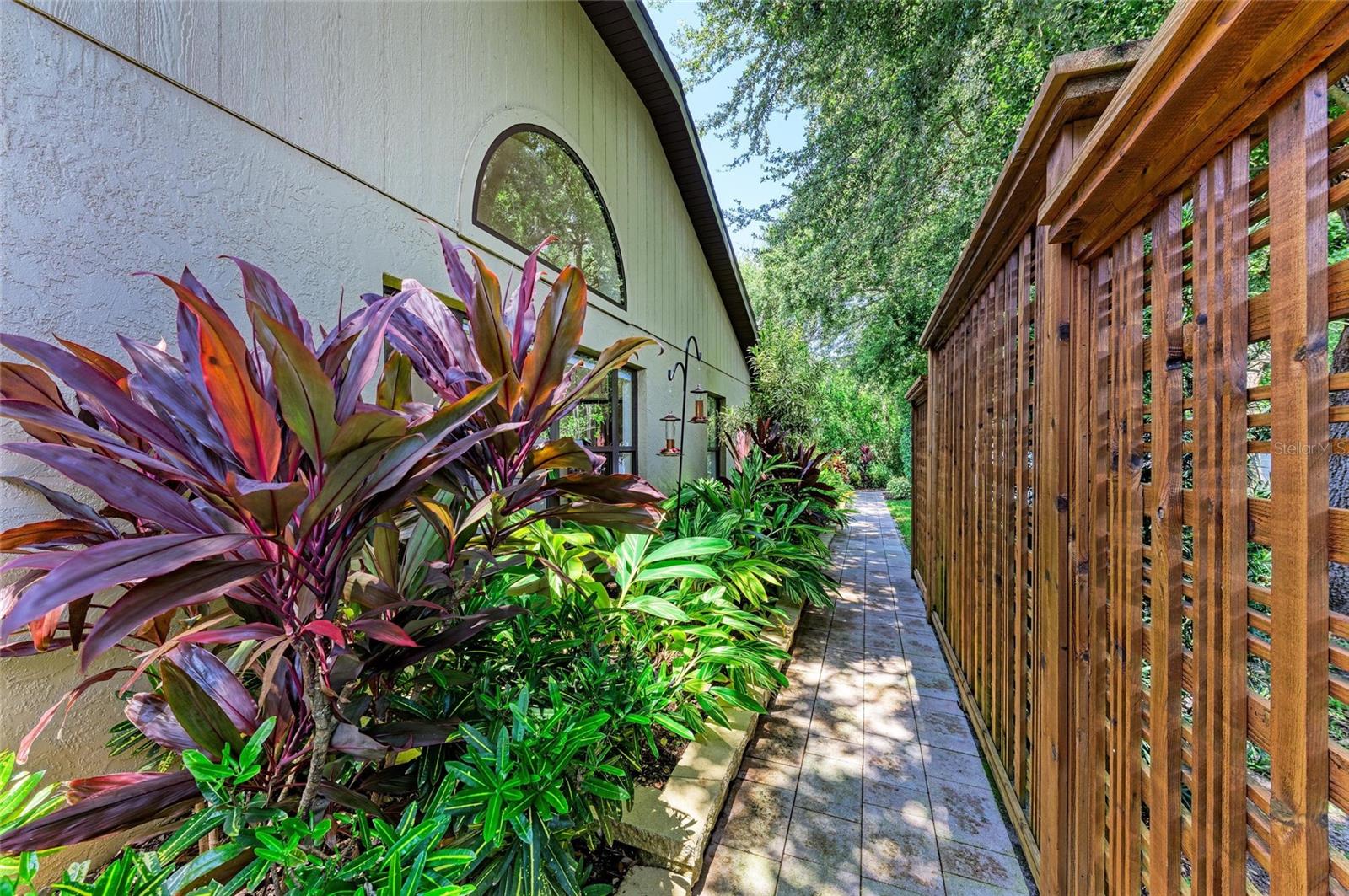 PALM WEST - Residential