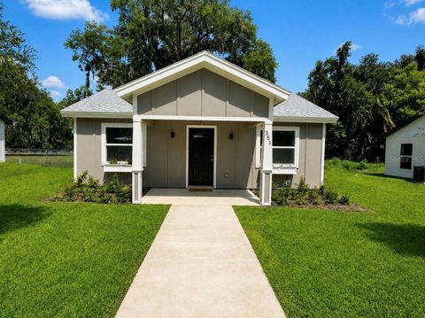Photo of 351 N Main Avenue, Groveland, FL 34736 (MLS # O6404856)