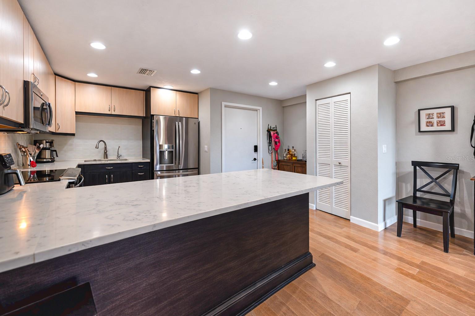 RACQUET CLUB NORTHEAST CONDO THE - Residential