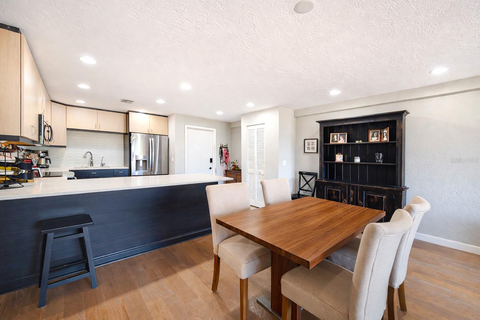 RACQUET CLUB NORTHEAST CONDO THE - Residential