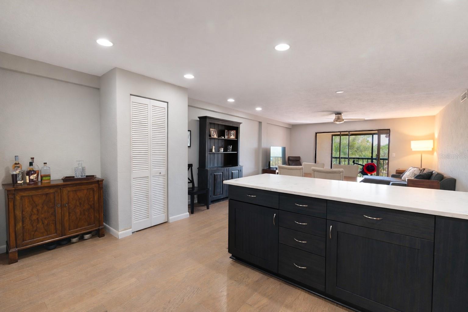 RACQUET CLUB NORTHEAST CONDO THE - Residential