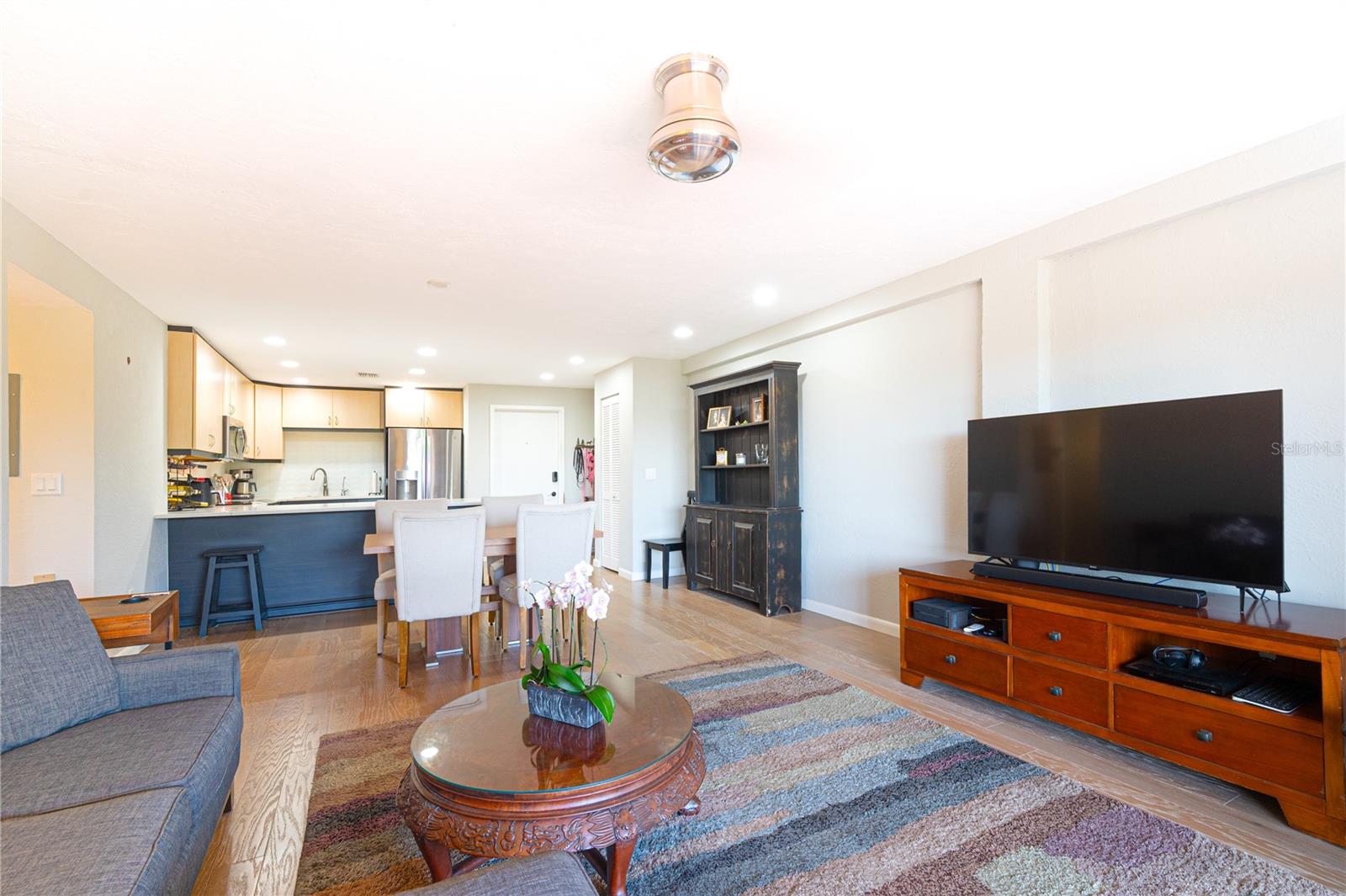 RACQUET CLUB NORTHEAST CONDO THE - Residential