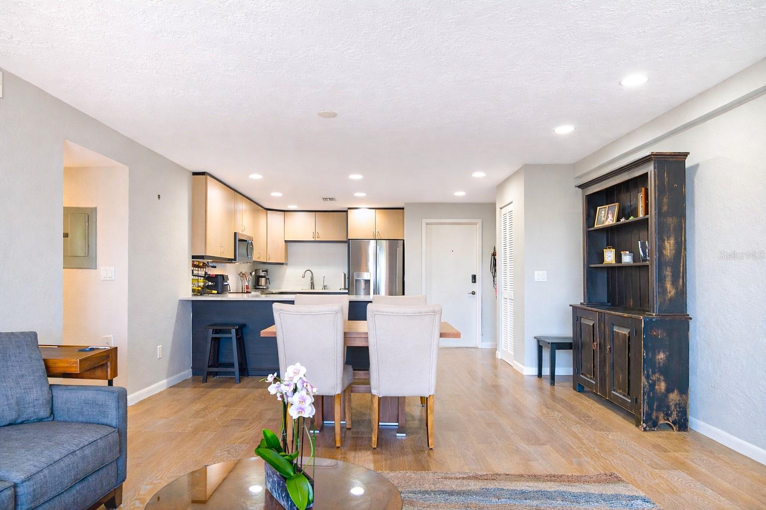 RACQUET CLUB NORTHEAST CONDO THE - Residential