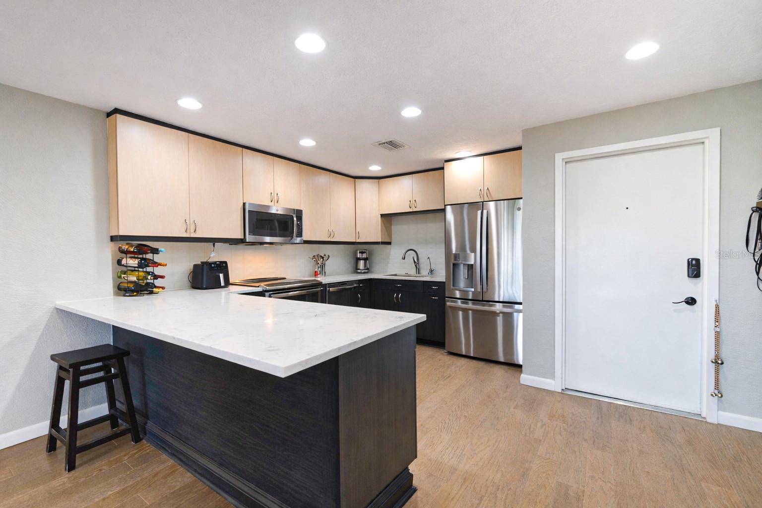 RACQUET CLUB NORTHEAST CONDO THE - Residential