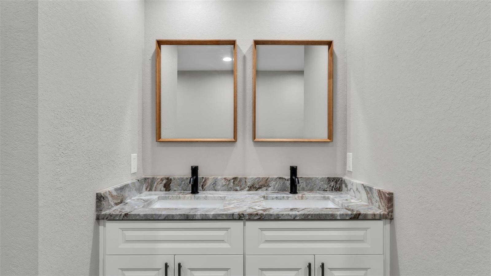 BOOTH DAISY D ADD - Residential