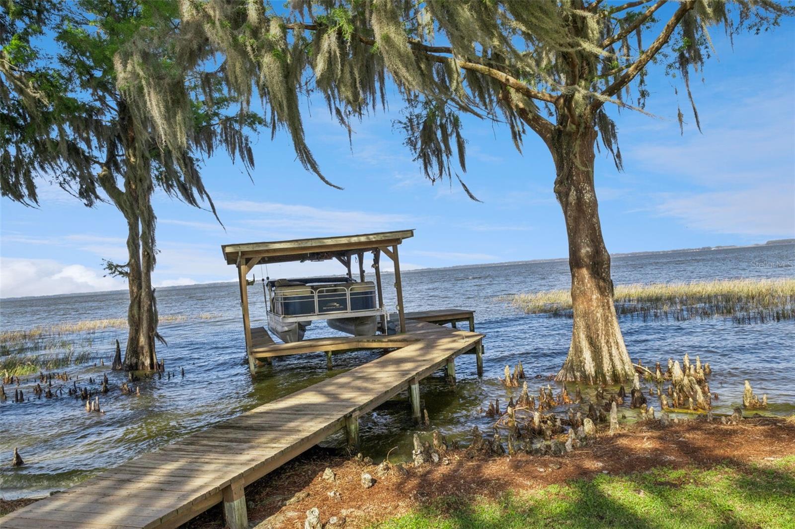 EUSTIS LAKE EUSTIS PLACE - Residential