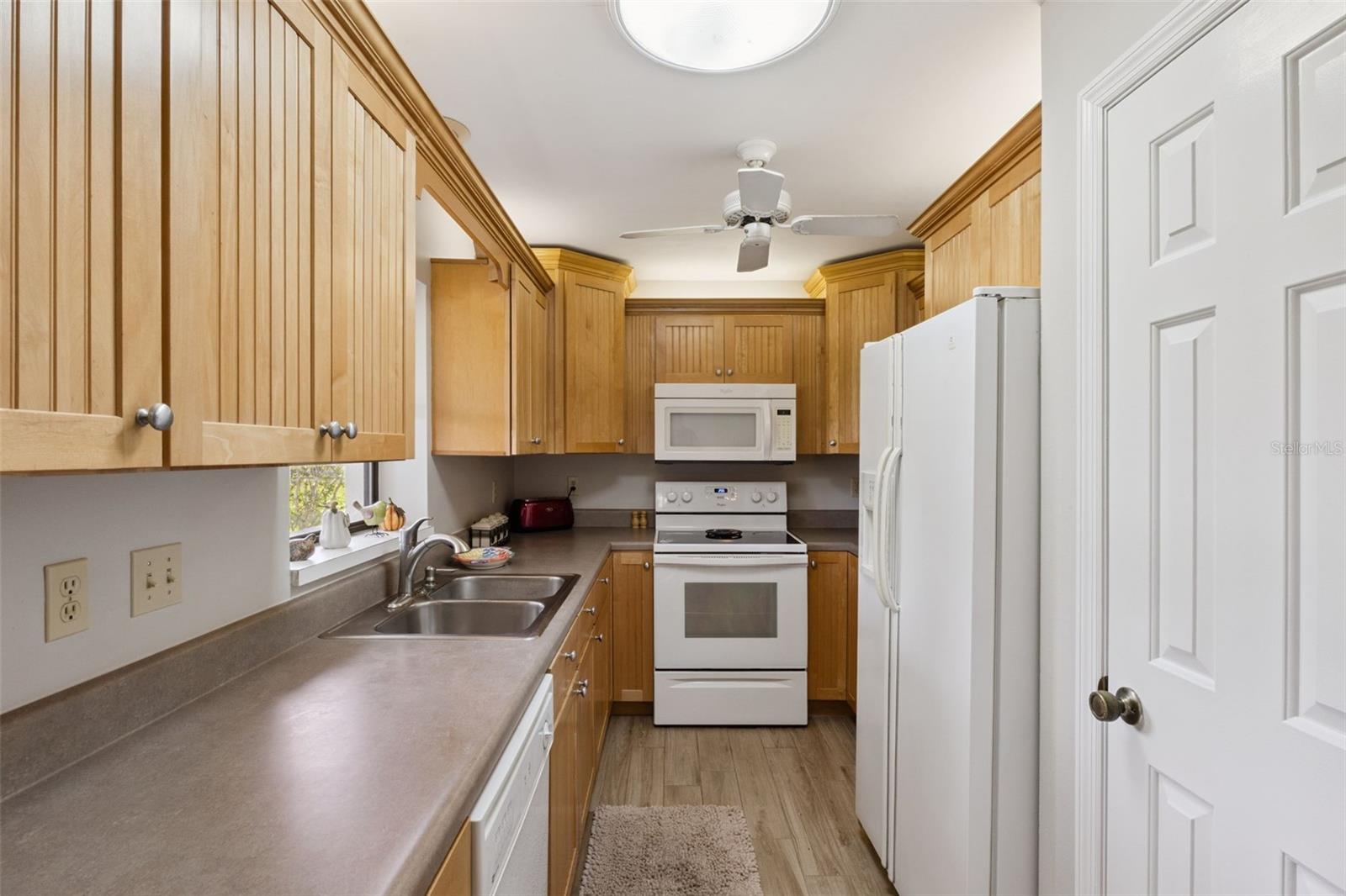 EUSTIS LAKE EUSTIS PLACE - Residential