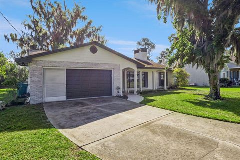 Tiny photo for 709 Lakeshore Drive, Eustis, FL 32726 (MLS # G5108656)