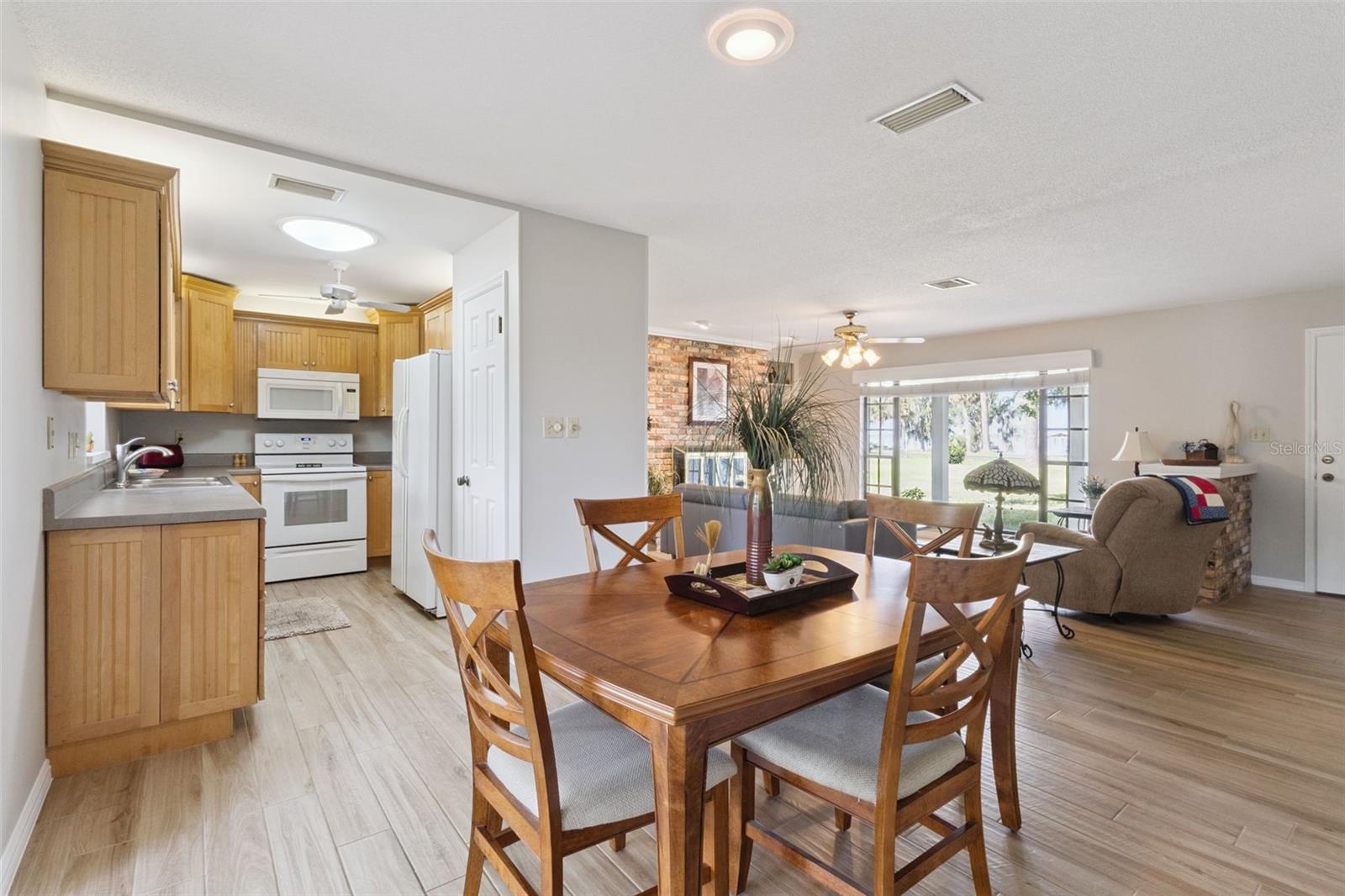 EUSTIS LAKE EUSTIS PLACE - Residential