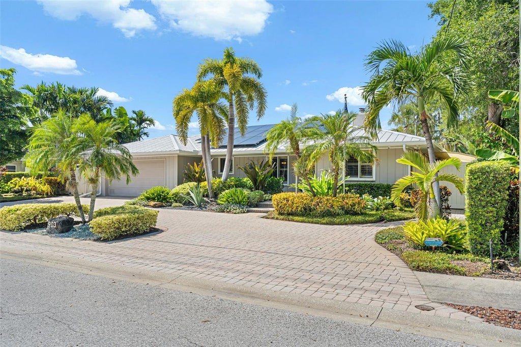 Photo of 903 20th Avenue W, Palmetto, FL 34221 (MLS # A4708188)