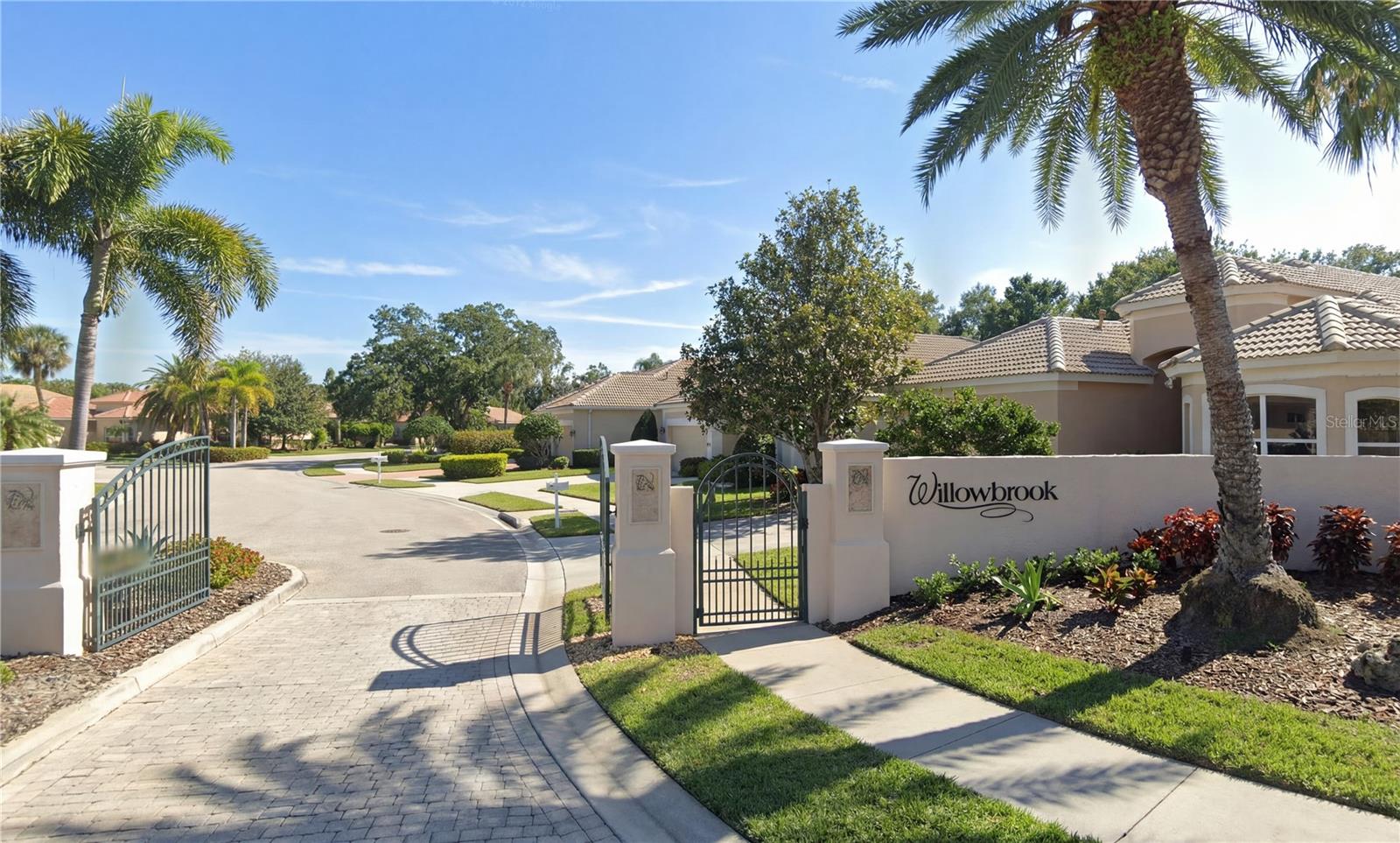 WILLOWBROOK - Residential