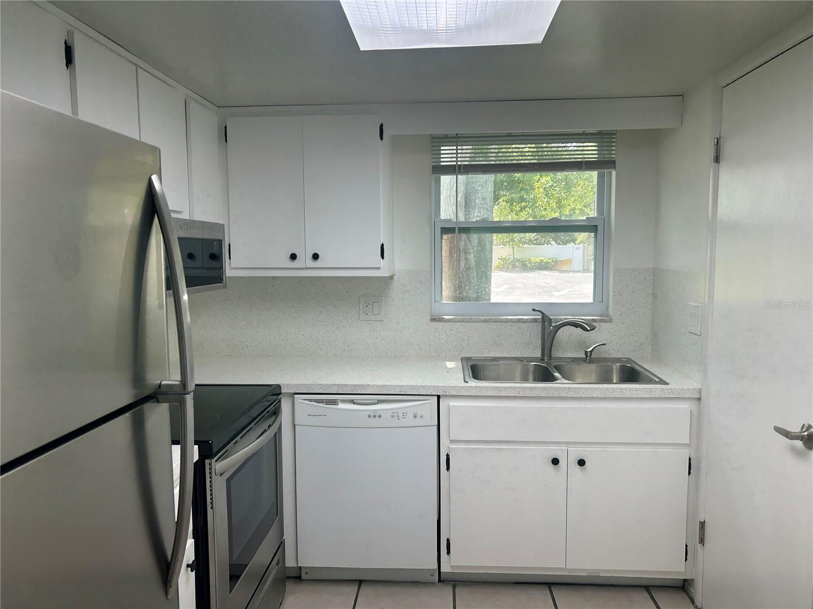 449 JEWELL COURT 3