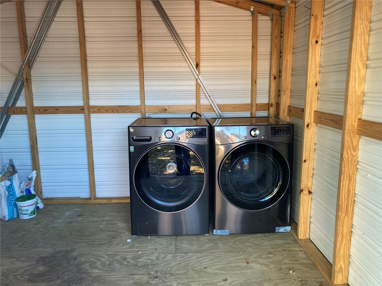 AVONDALE - Residential Lease