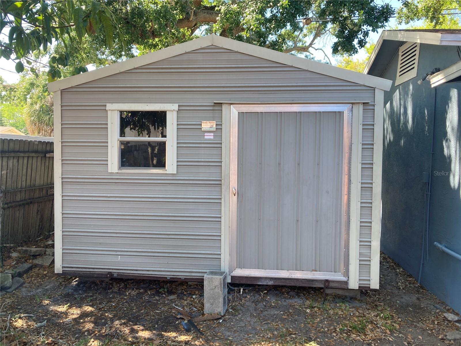 AVONDALE - Residential Lease