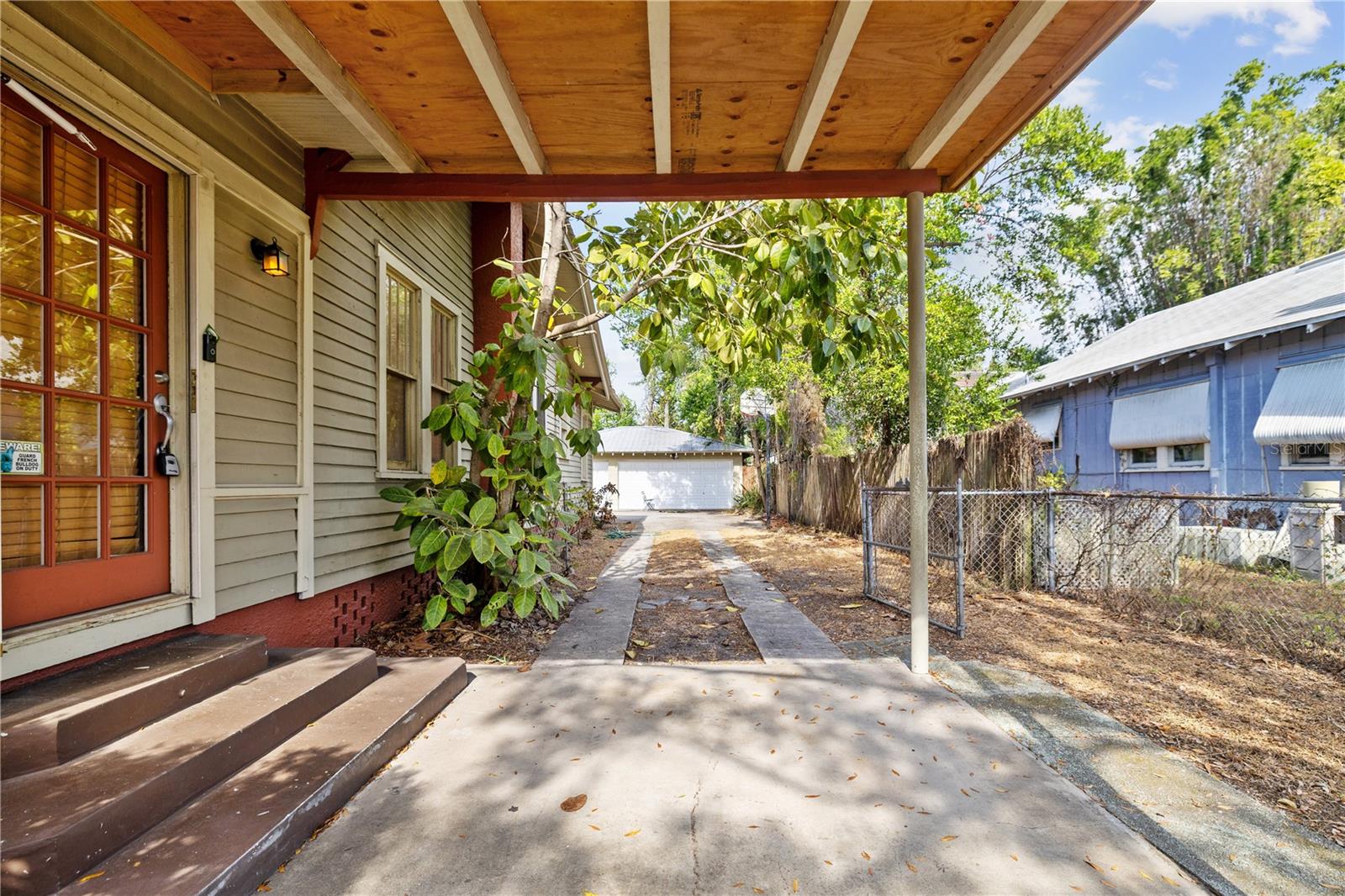 WEST SUWANEE HEIGHTS - Residential Lease