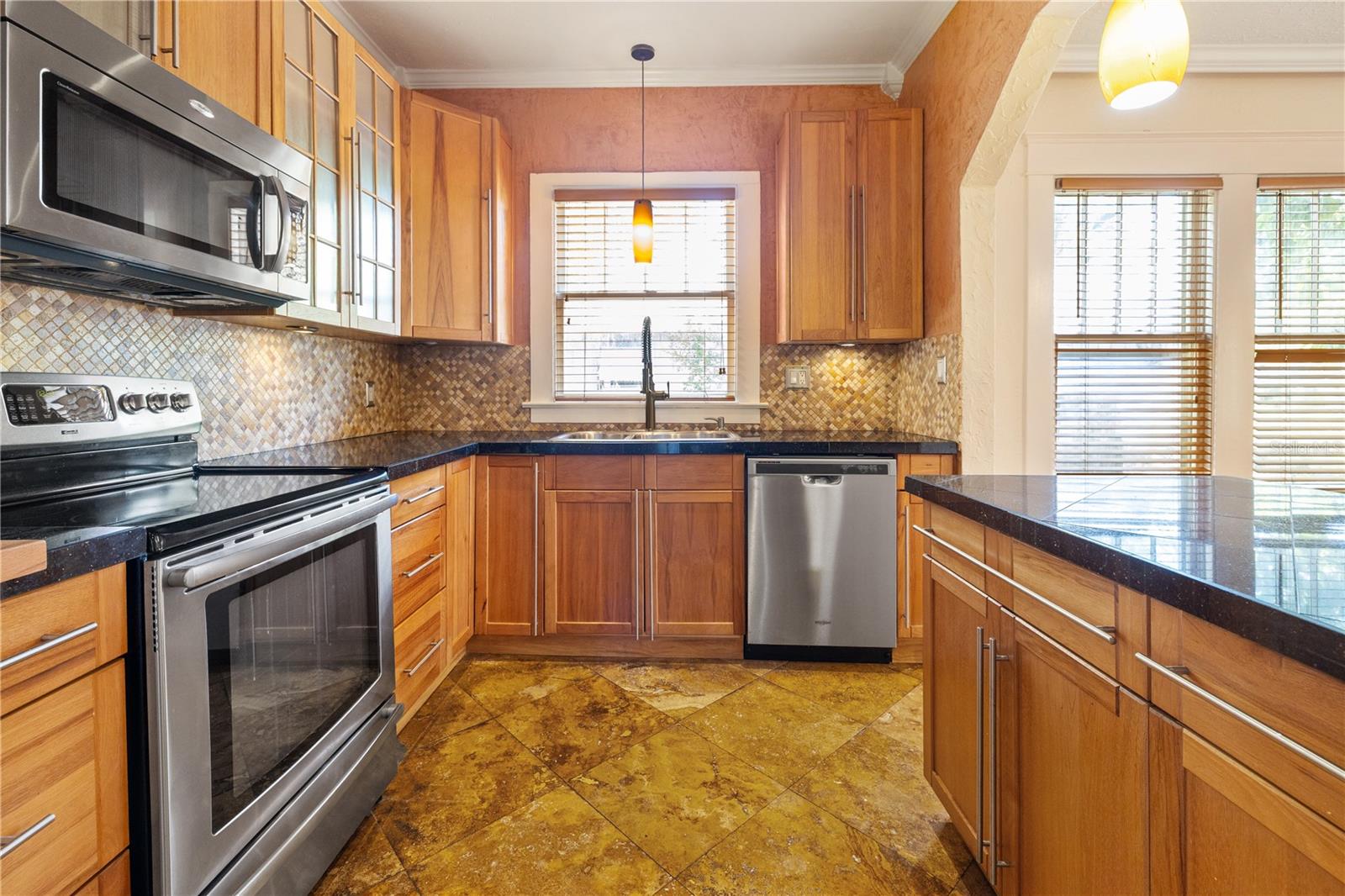 WEST SUWANEE HEIGHTS - Residential Lease