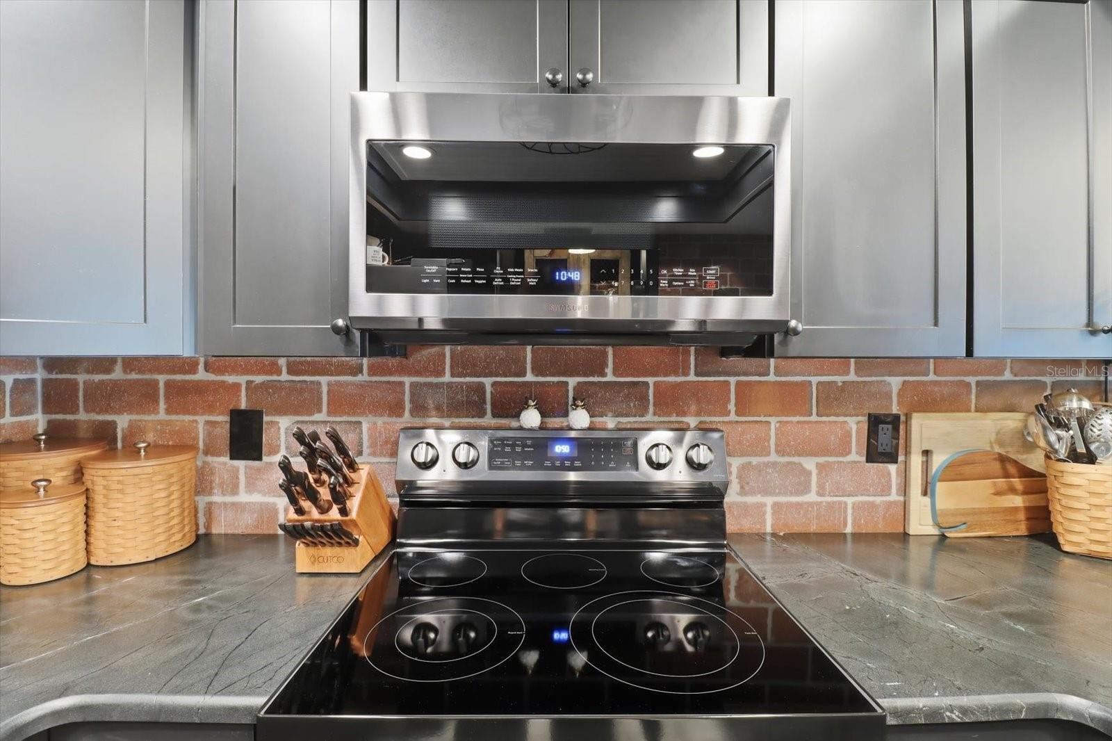 PLANTATION VILLAGE UNREC - Residential