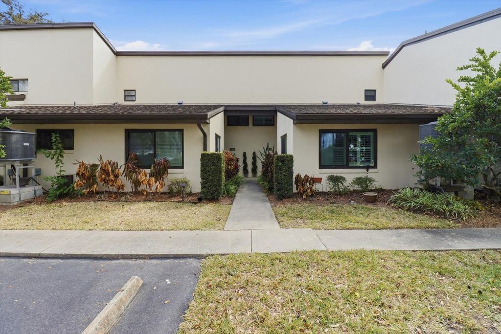 Photo of 1637 SE Paradise Circle #204, Crystal River, FL 34429 (MLS # TB8494856)