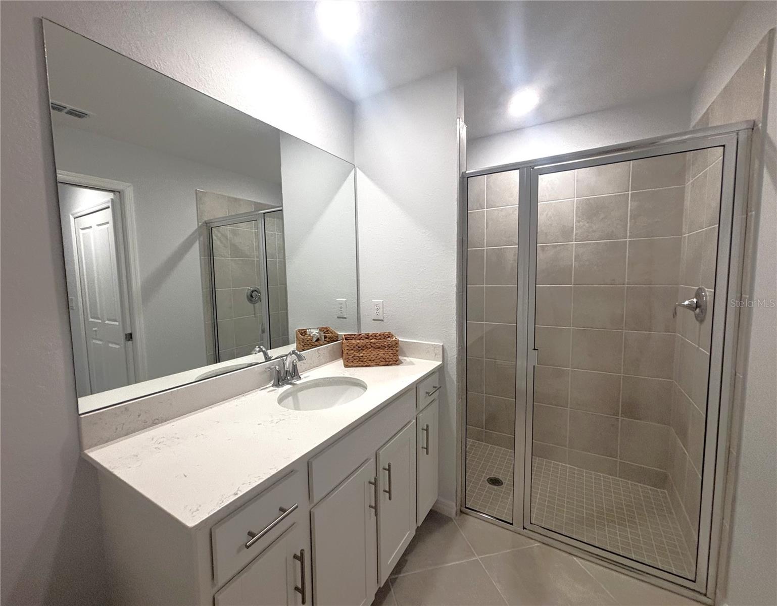 WELLEN GOLF & COUNTRY CLUB - Residential Lease