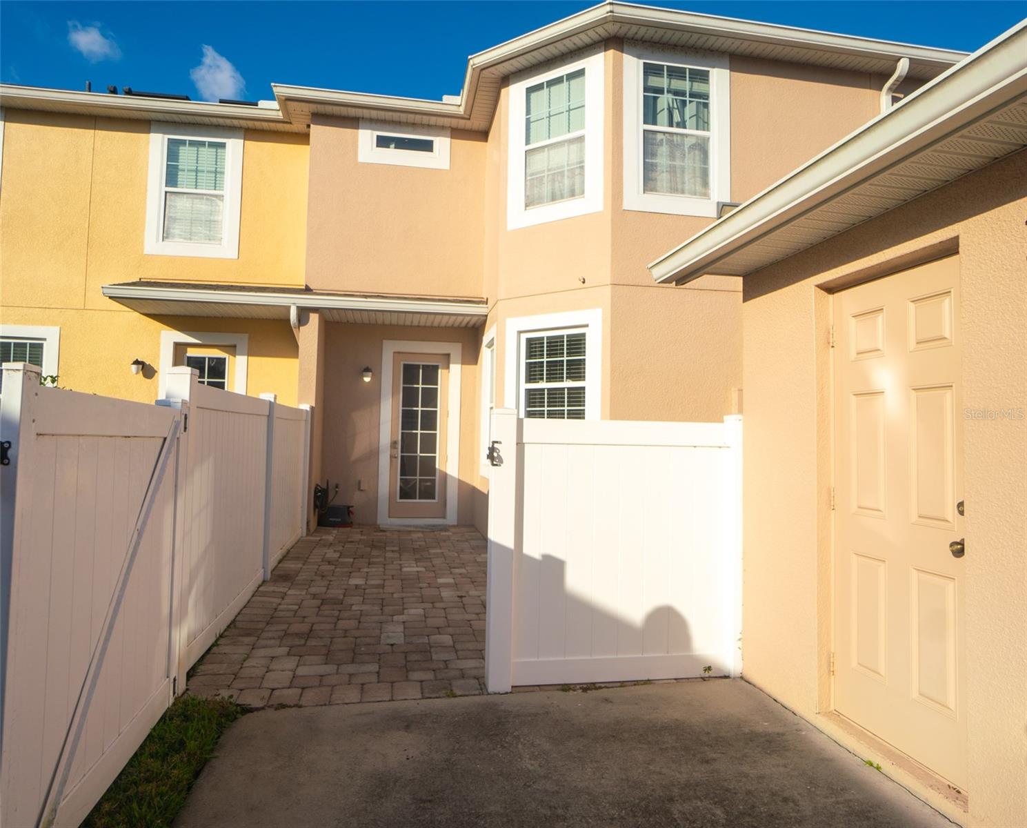 WATERS EDGE/LK NONA 03 C-F & - Residential Lease