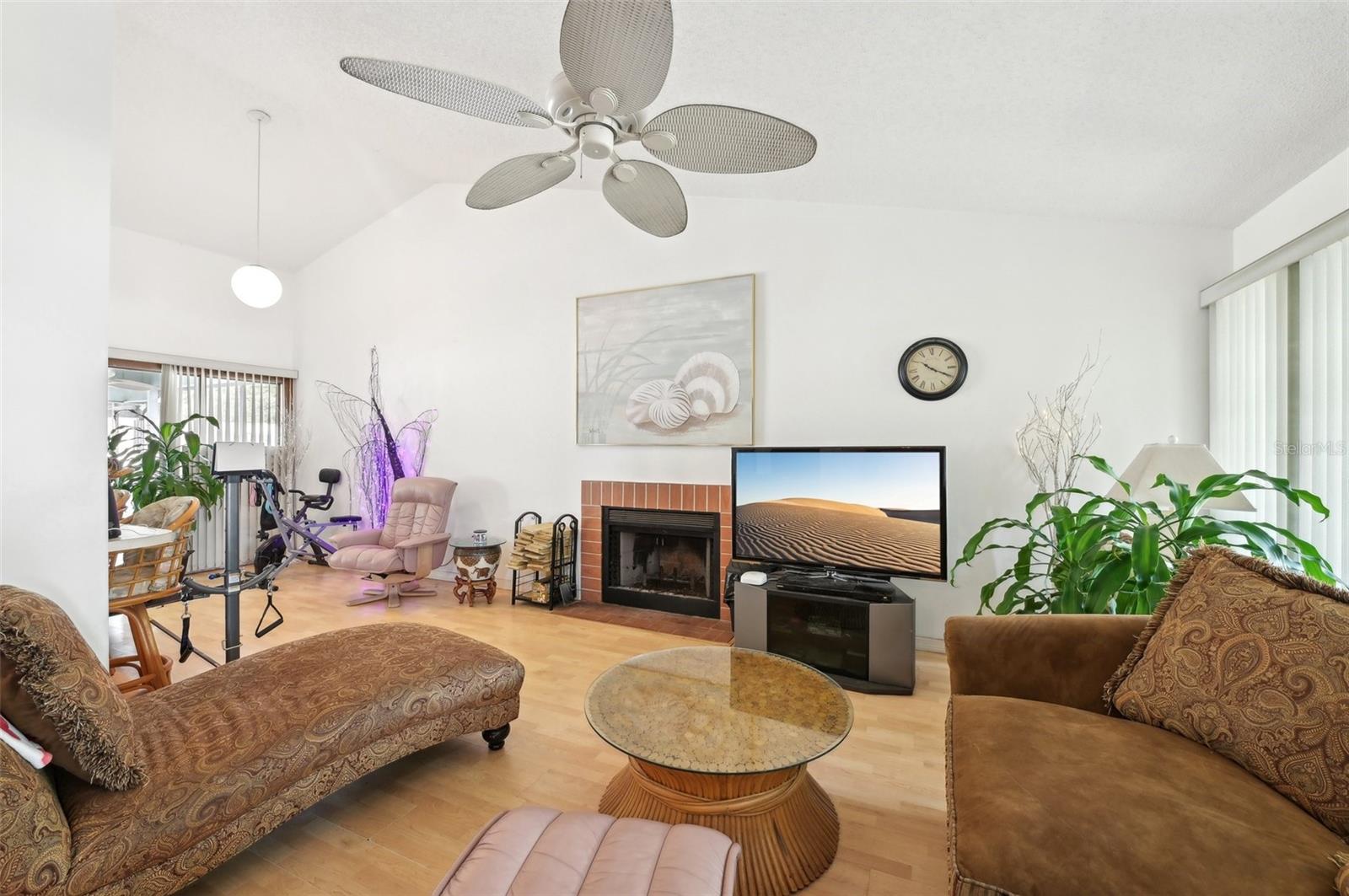3093 WOODPINE CIRCLE