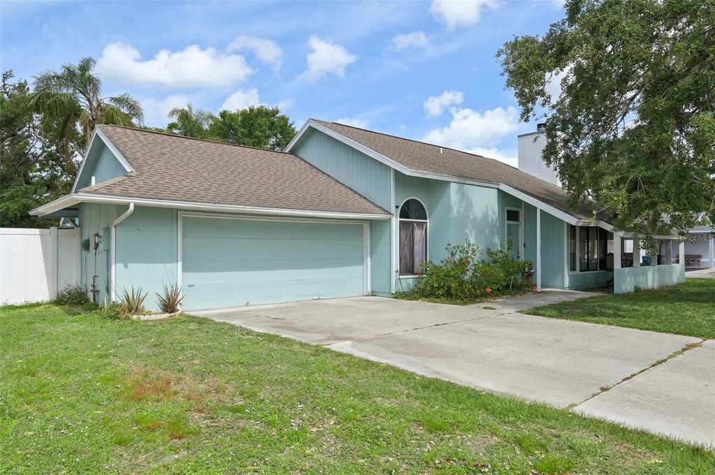 Photo of 3093 Woodpine Circle, Sarasota, FL 34231 (MLS # TB8379042)